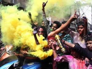 holi2
