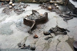 2B3E796500000578-3192196-Victims_The_well_preserved_remains_show_the_final_moments_before-a-6_1439228829811