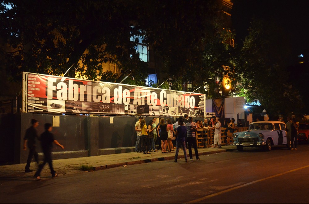 fabrica-de-arte-cubano-habana-por-dentro-dazra-novak-1