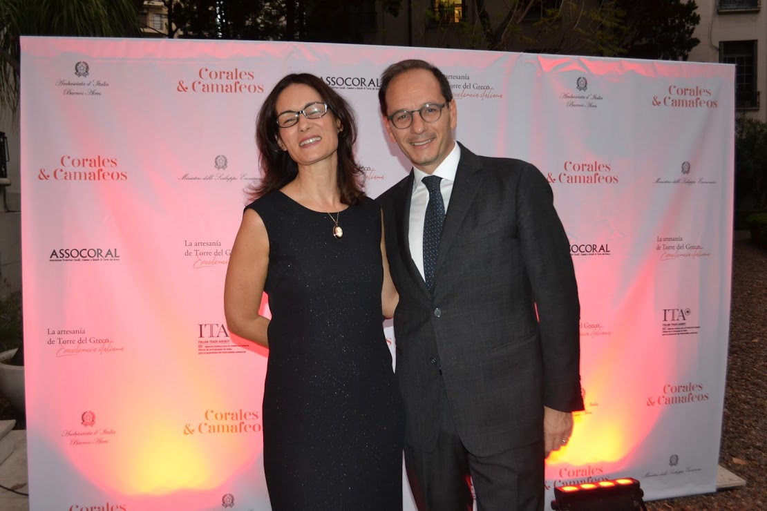 Embajador de Italia en Argentina SE. Giuseppe Manzo y su esposa Alma&nbsp;Hado Manzo<br>