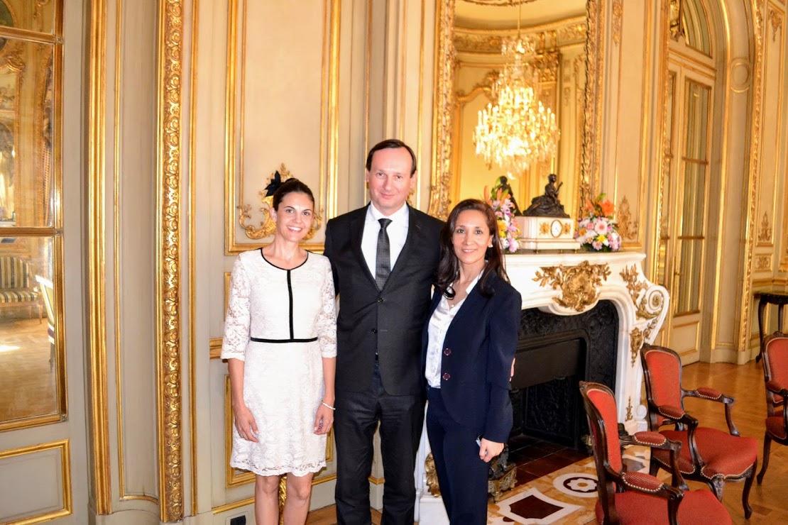 <strong>Mercedes Picco de Anzorreguy, Ministro Arnaud Roux y Patricia Pitaluga&nbsp;</strong>