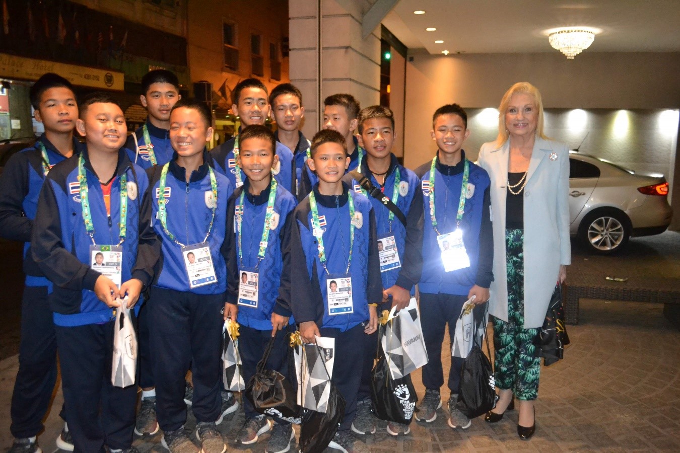 Los "Jabalies Salvajes" los valientes jóvenes rescatados de la cueva de Tailandia y la Princesa Teresita Radziwill