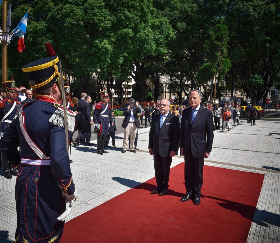 Ministro de Relaciones Exteriores de Italia visita
