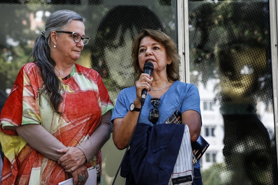<br>Las sobrevivientes&nbsp;<strong>Ana Testa y Graciela García Romero&nbsp;</strong>durante el inicio de la inauguración de la muestra temporaria&nbsp;<em>Ser Mujeres en la ESMA, testimonios para volver a mirar</em>.