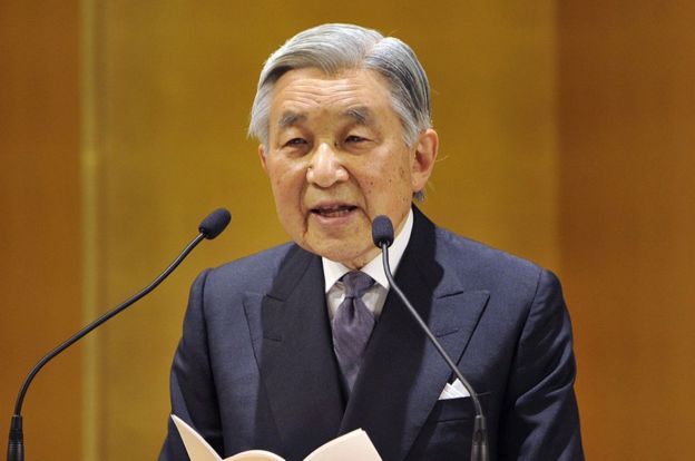 Image captionAkihito será recordado por la manera "humana" de dirigirse a los japoneses.