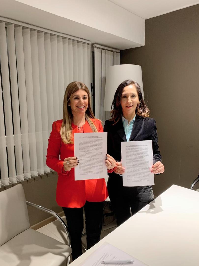  En representación de la World Compliance Association, Capítulo Argentino, firmó su presidenta, la Dra. Lina Anllo, y por Acercando Naciones, firmó su presidenta, la Señora Patricia K. Pitaluga. 
