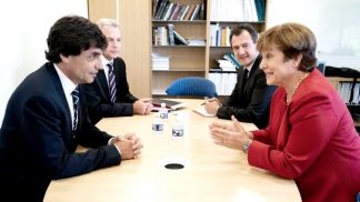  El ministro Hernán Lacunza junto a la titular del Fondo Monetario Internacional, Kristalina Georgieva 