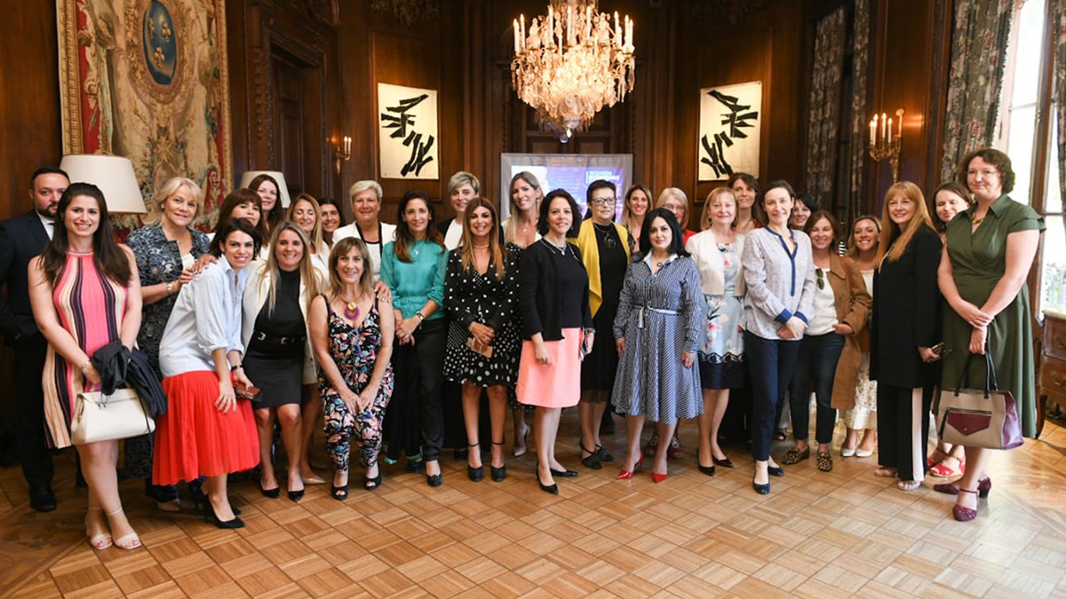 La Embajadora Claudia Scherer-Effosse abrió las puertas de la Embajada de Francia para que se presente el WEF Argentina 2020 de mano de su Directora la Dra. Lina Anllo