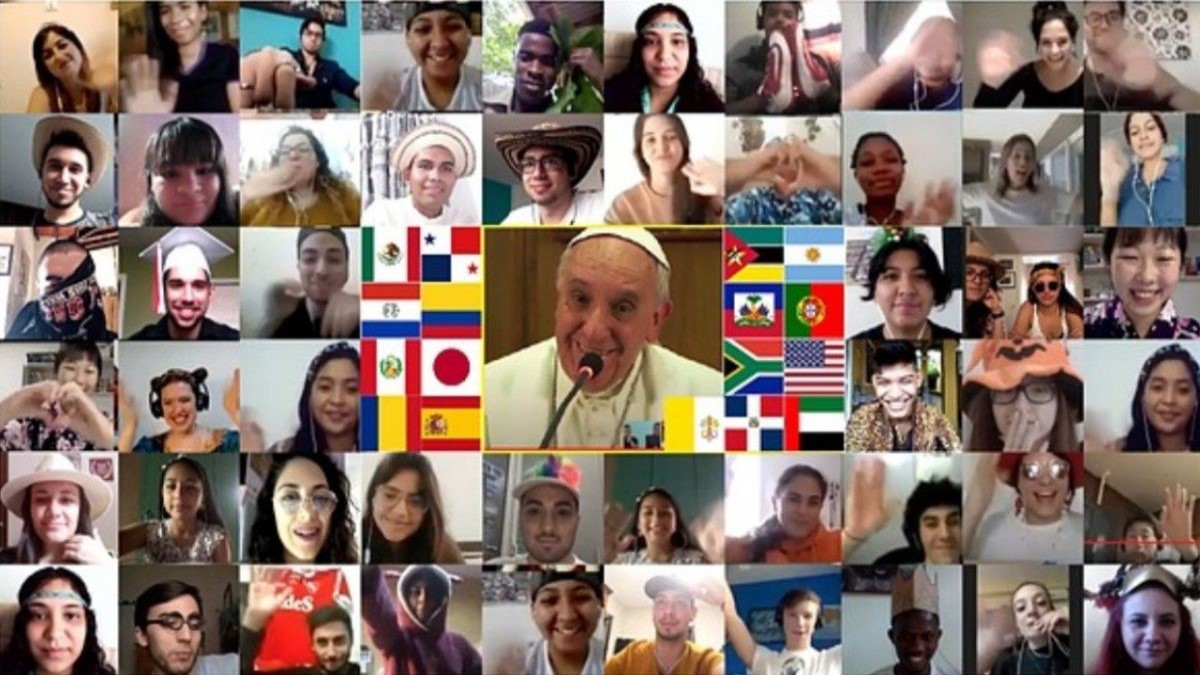 El anuncio lo dio el Sumo Pontífice durante el encuentro mundial de jóvenes, docentes y padres, en el que también participaron nueve Primeras Damas de América Latina y el Caribe