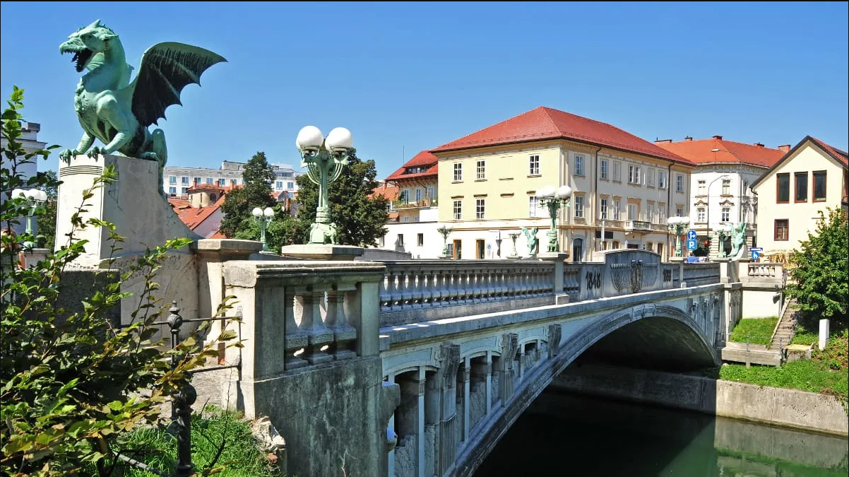 Lujbljana tiene un espectacular sitio que se llama el Puente de los Dragones