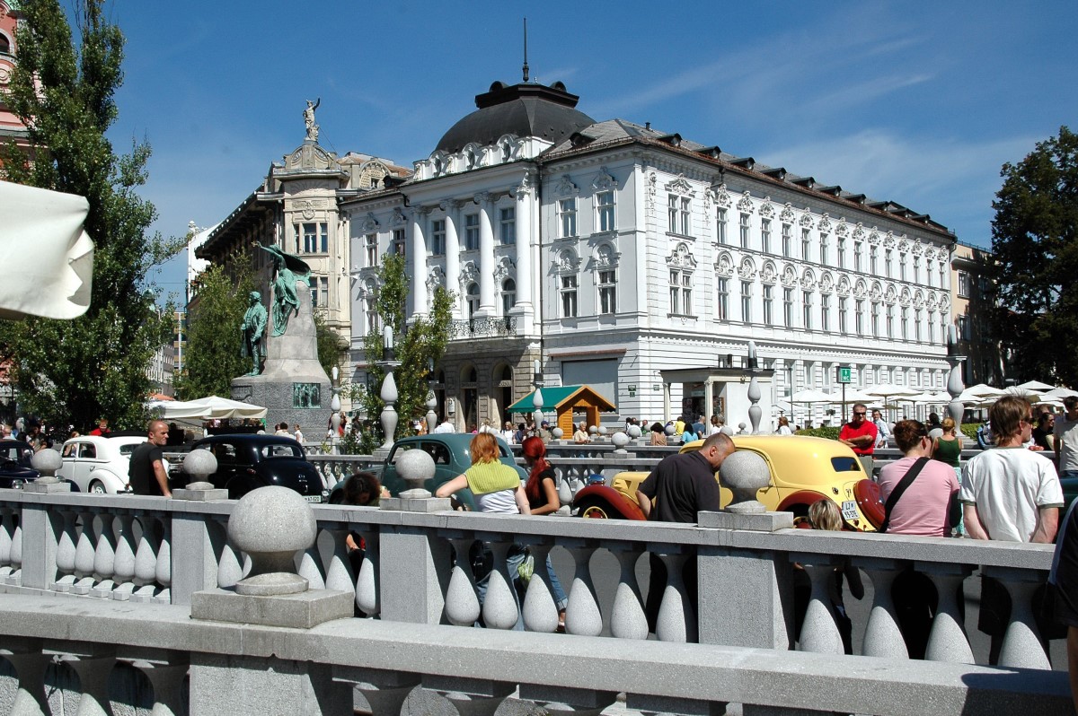 La Plaza Preseren