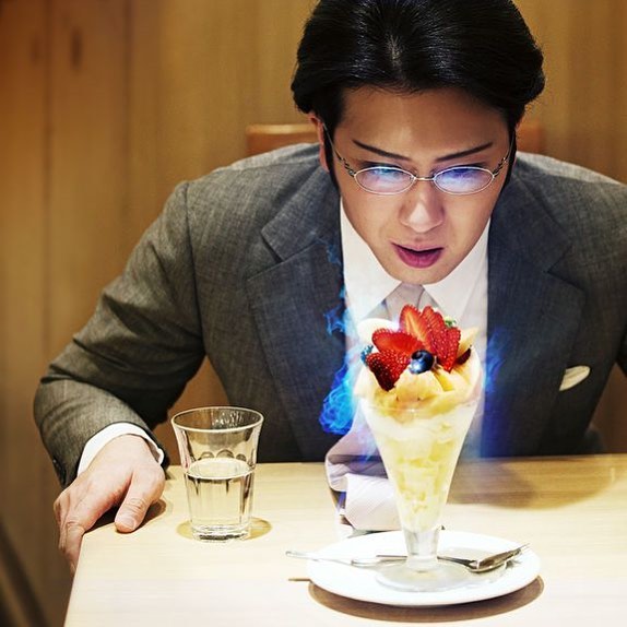 Kantaro, el fanático de los dulces japoneses en “The Sweet Thoot Salaryman”.