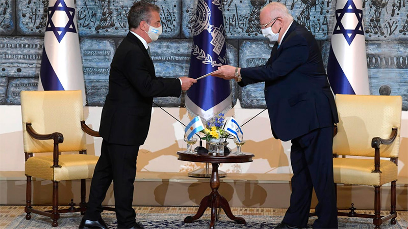 Sergio Urribarri en oportunidad de ser recibido por el presidente de Israel, Reuven Rivlin.