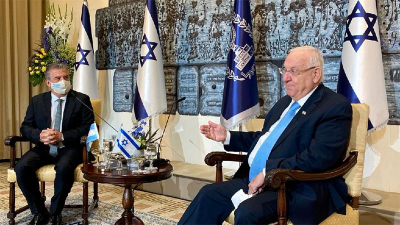 <em>Sergio Urribarri en oportunidad de ser recibido por el presidente de Israel, Reuven Rivlin.</em>