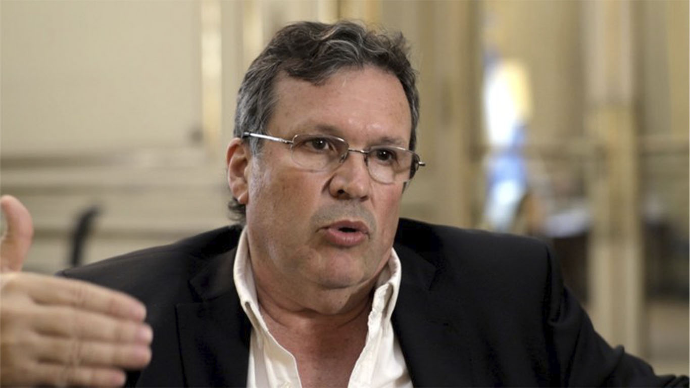 Tristán Bauer anunció un subsidio de $15.000 mensuales para artistas y trabajadores culturales
