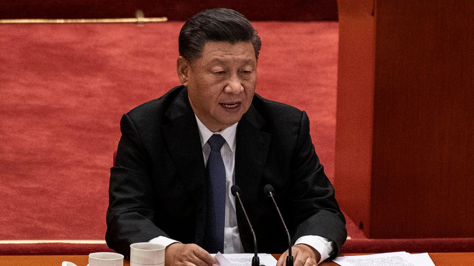 Nos enfrentaremos a más vientos en contra en el contexto internacional, y debemos estar preparados para gestionar nuevos riesgos y desafíos "Xi Jinping Presidente de China