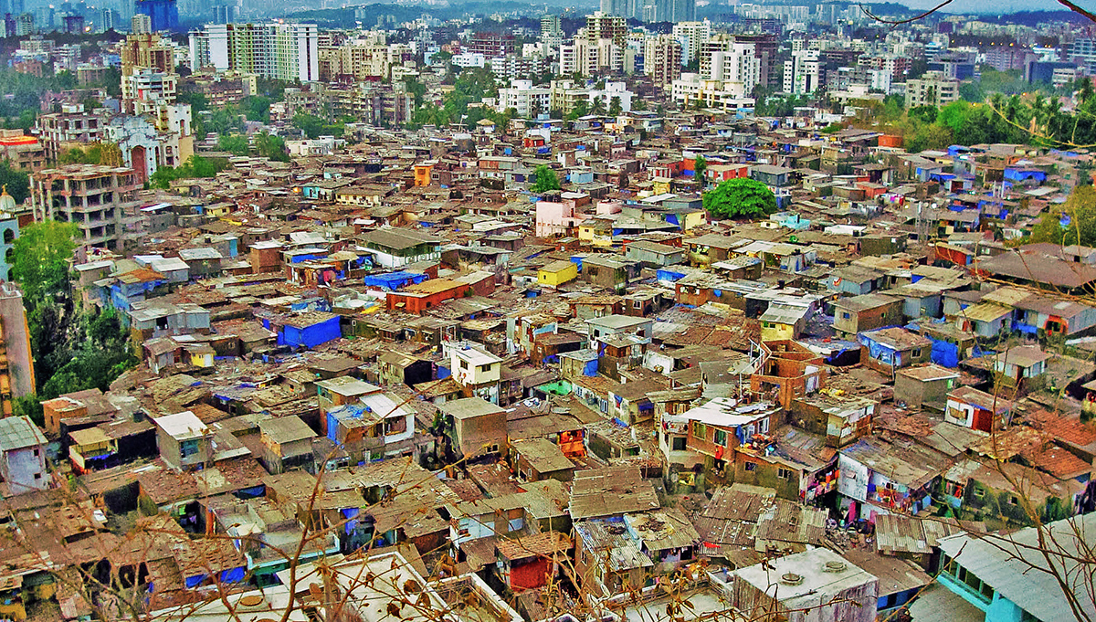 Vista de un slum en Bombay - India
