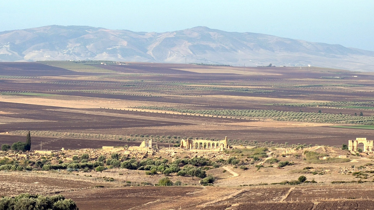 El actual territorio de Marruecos ha estado poblado desde tiempos de la Prehistoria, por lo menos desde el año 8000 a. C.