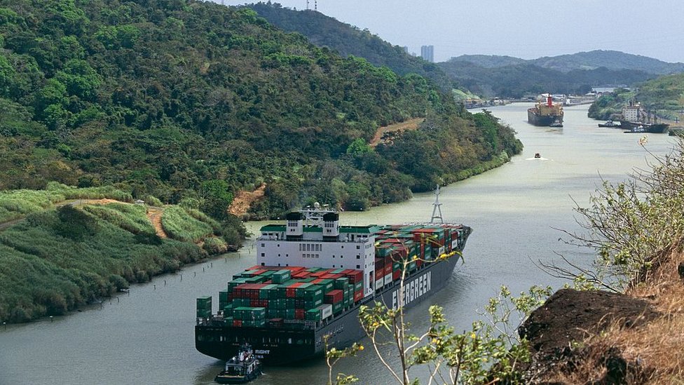 El 6% del comercio mundial transita por el canal de Panamá.