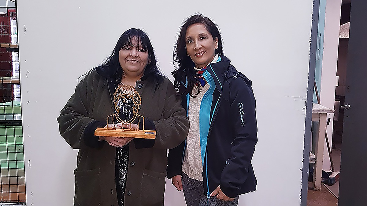 Homenaje a Diego Maradona y a la Asociación Cebollitas