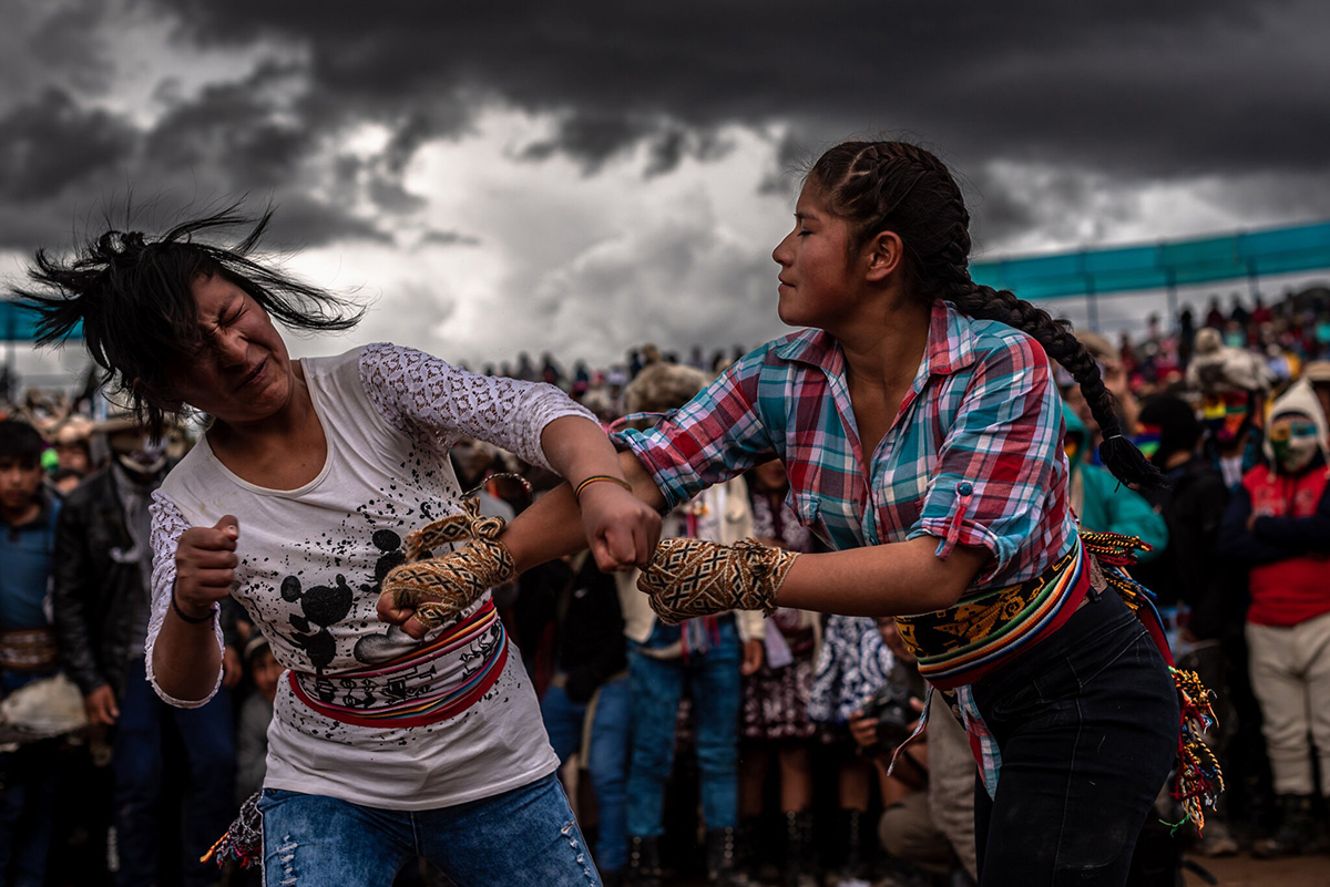 El Takanakuy —que en el quechua que se habla en los Andes de Perú significa ‘golpearse mutuamente