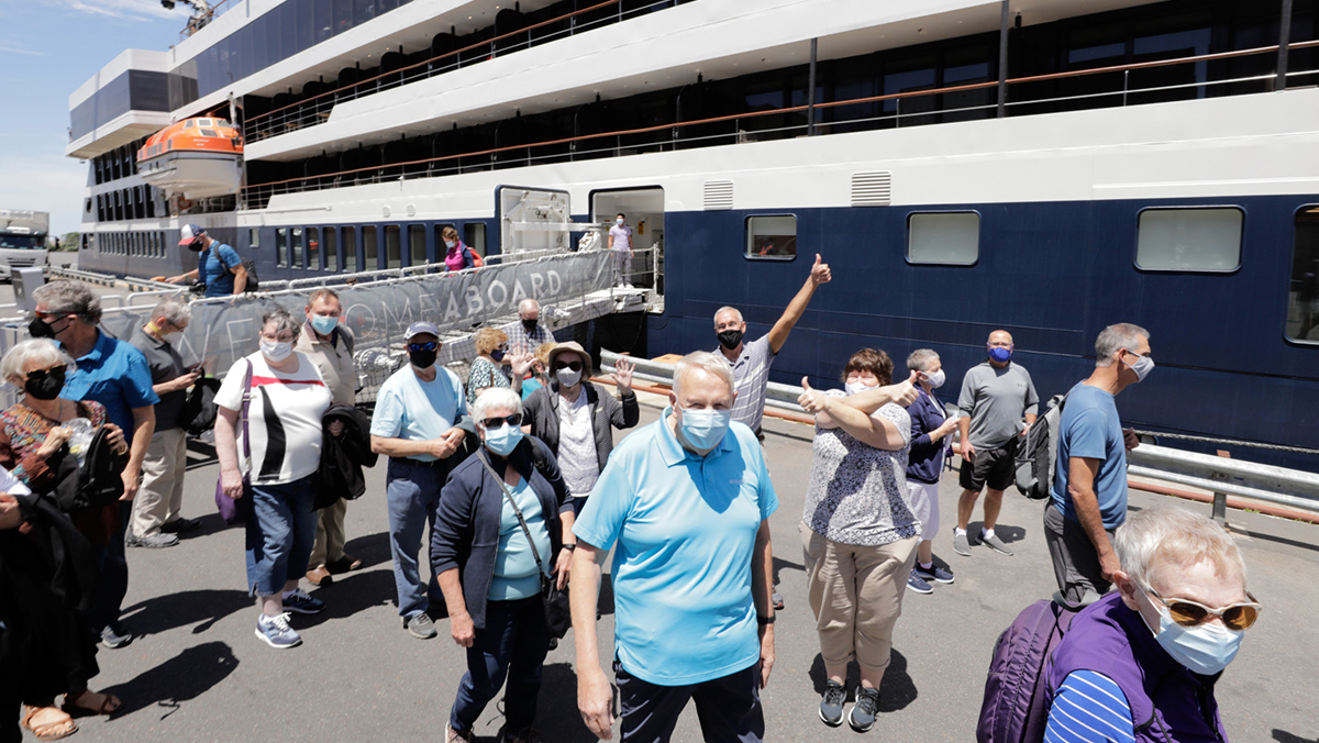 Llegada del primer crucero con turistas internacionales