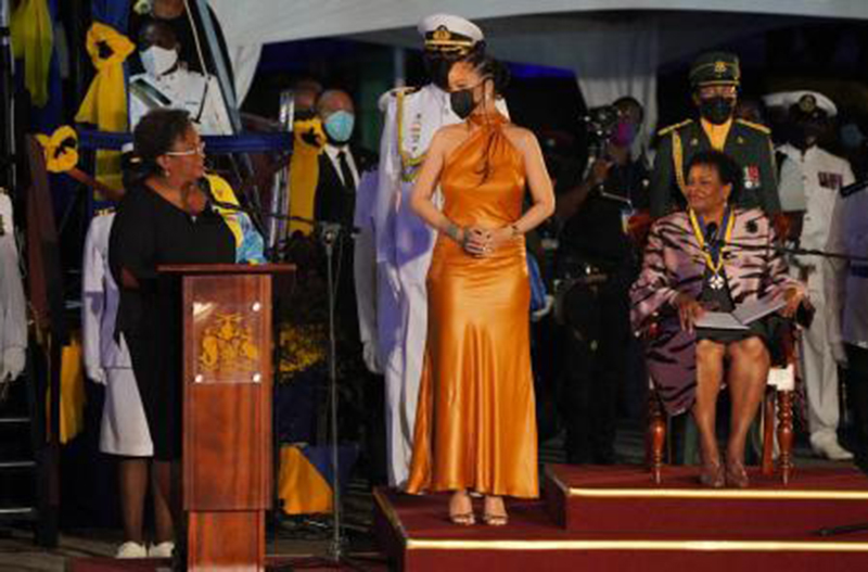 La cantante Rihanna en la ceremonia de proclamación de la nueva república  de Barbados REUTERS