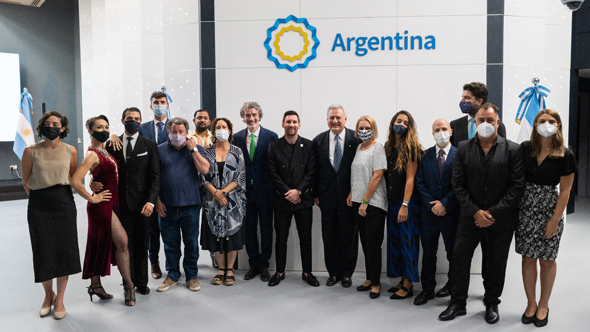 Lionel Messi y Leandro Paredes en ExpoDubai2020