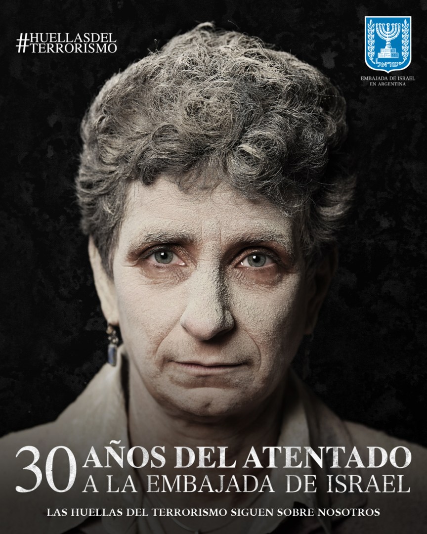 Imagen de la Embajadora consistente con el dolor del Atentado