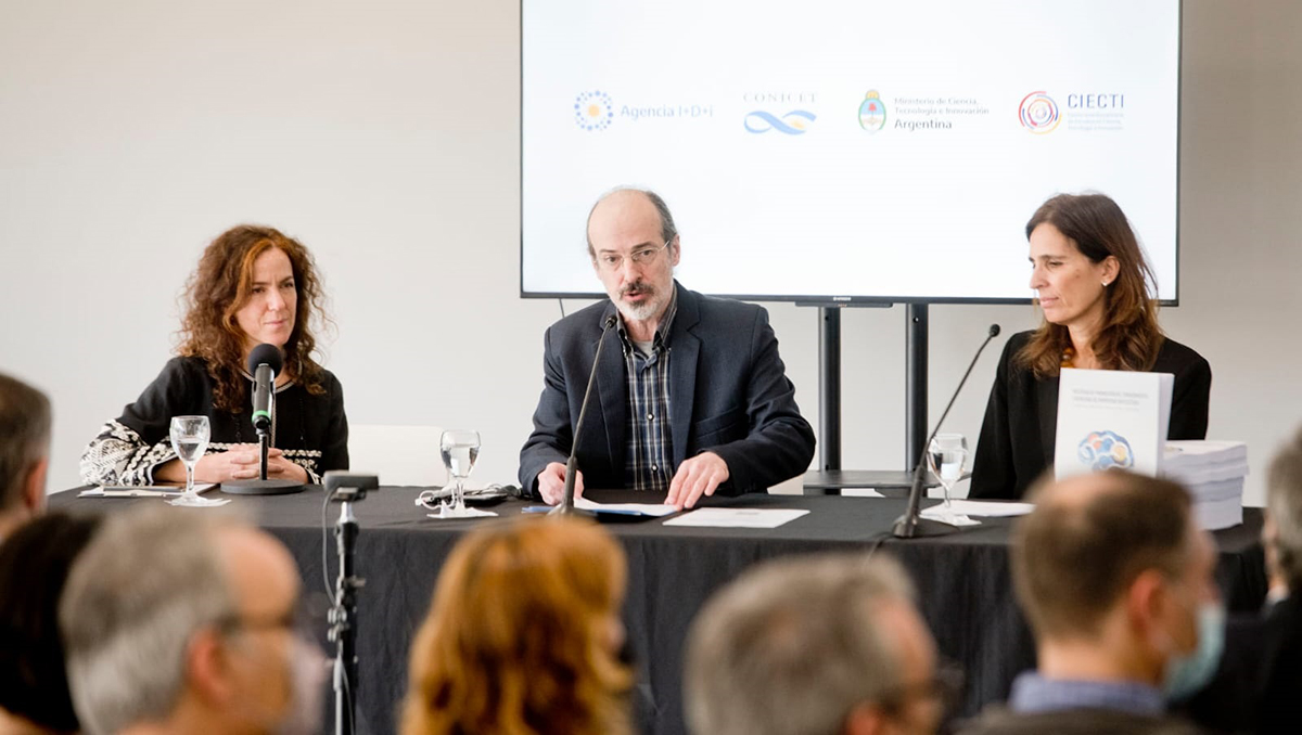 El primer panel estuvo encabezado por Diego Hurtado, Secretario de Planeamiento y Políticas del Ministerio de Ciencia.