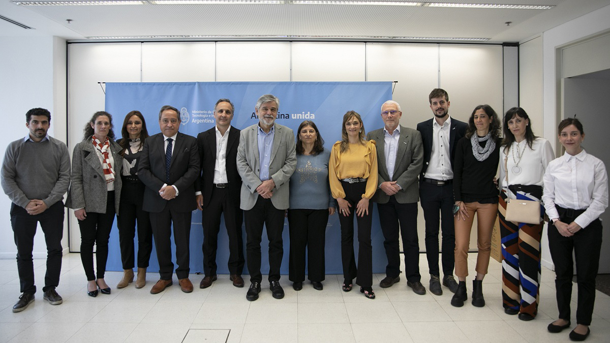 Las autoridades de Pan American Energy y el CONICET pusieron en valor el fomento de proyectos de investigación.