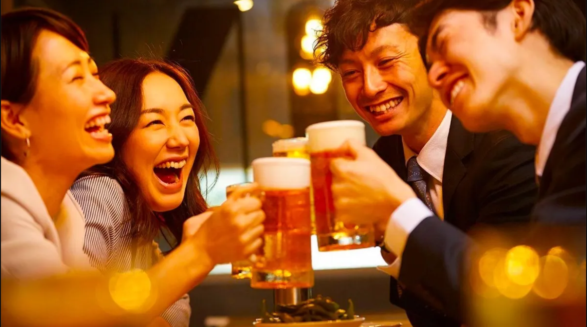 Japón anima a sus jóvenes a consumir mas alcohol | Acercando Naciones