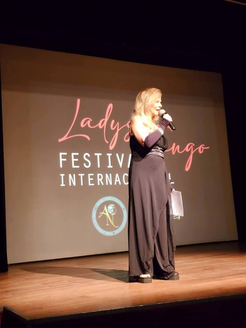 Sandra Pereira, locución