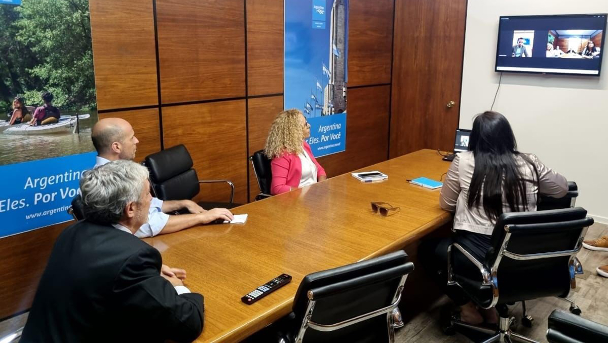 Reunión previa a la misión a Brasil para coordinar posible cooperación en el deporte Turismo de Carretera