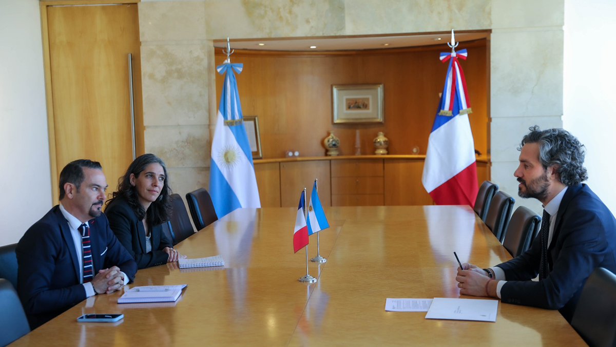 El canciller Santiago Cafiero recibió al nuevo embajador de Francia, Romain Nadal
