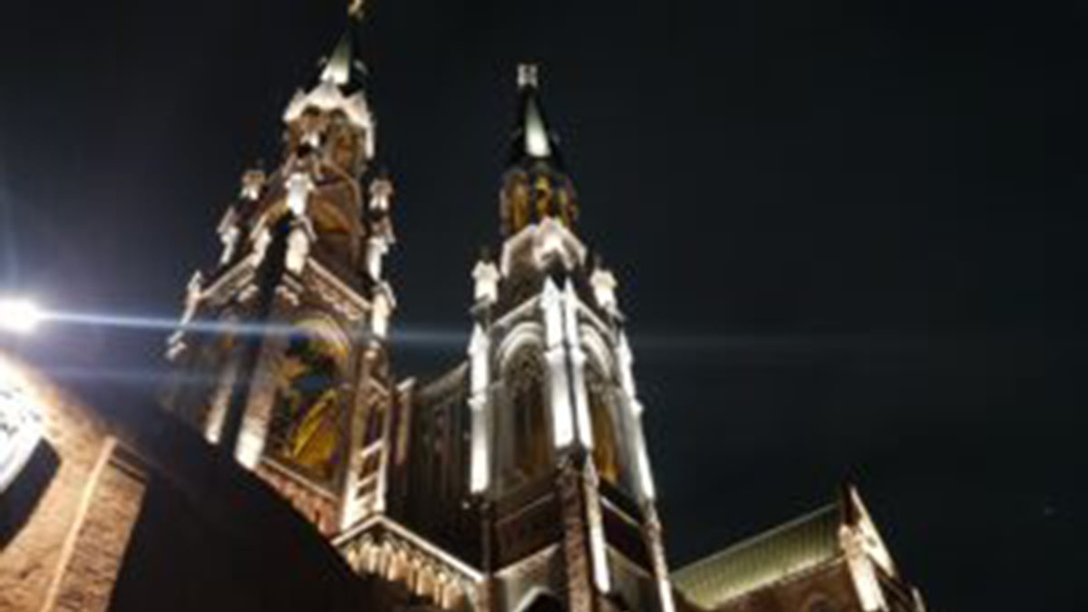 El Santuario de la Virgen de Lourdes, se ilumina otra vez