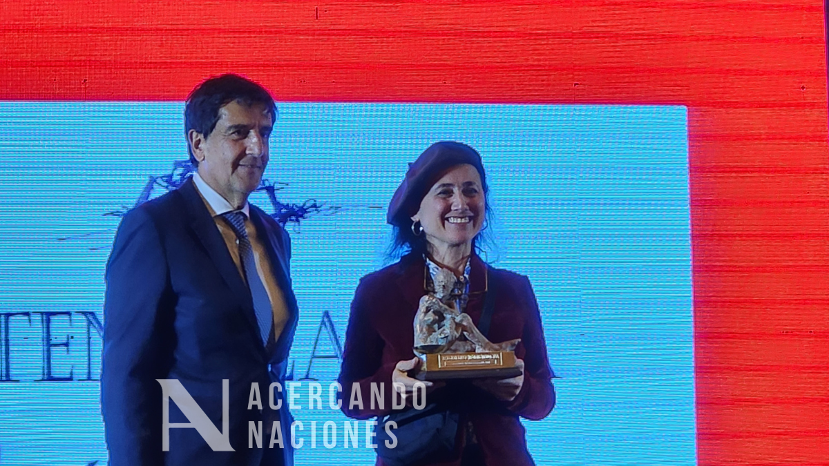 <strong>Laura Catena recibe el premio Fortuna de Oro de la mano del economista </strong><br><strong>Carlos Melconian</strong>