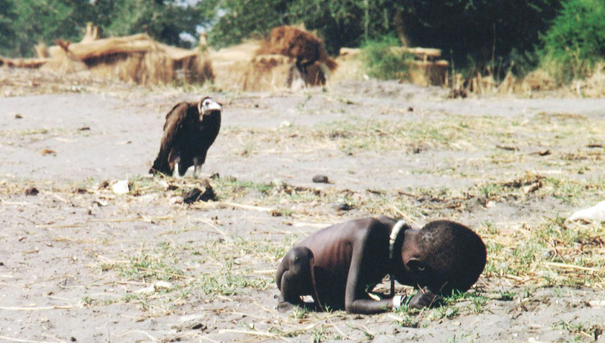  "El niño y el buitre" de Kevin Carter,