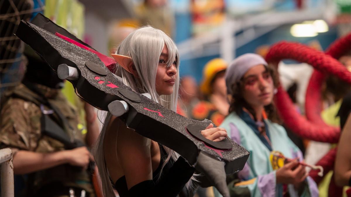 La jornada Otaku de este domingo tendr uno de sus momentos ms convocantes a las 19 cuando los cosplayers desfilen desde la convencin hasta el puerto Foto Alejandra Bartoliche .