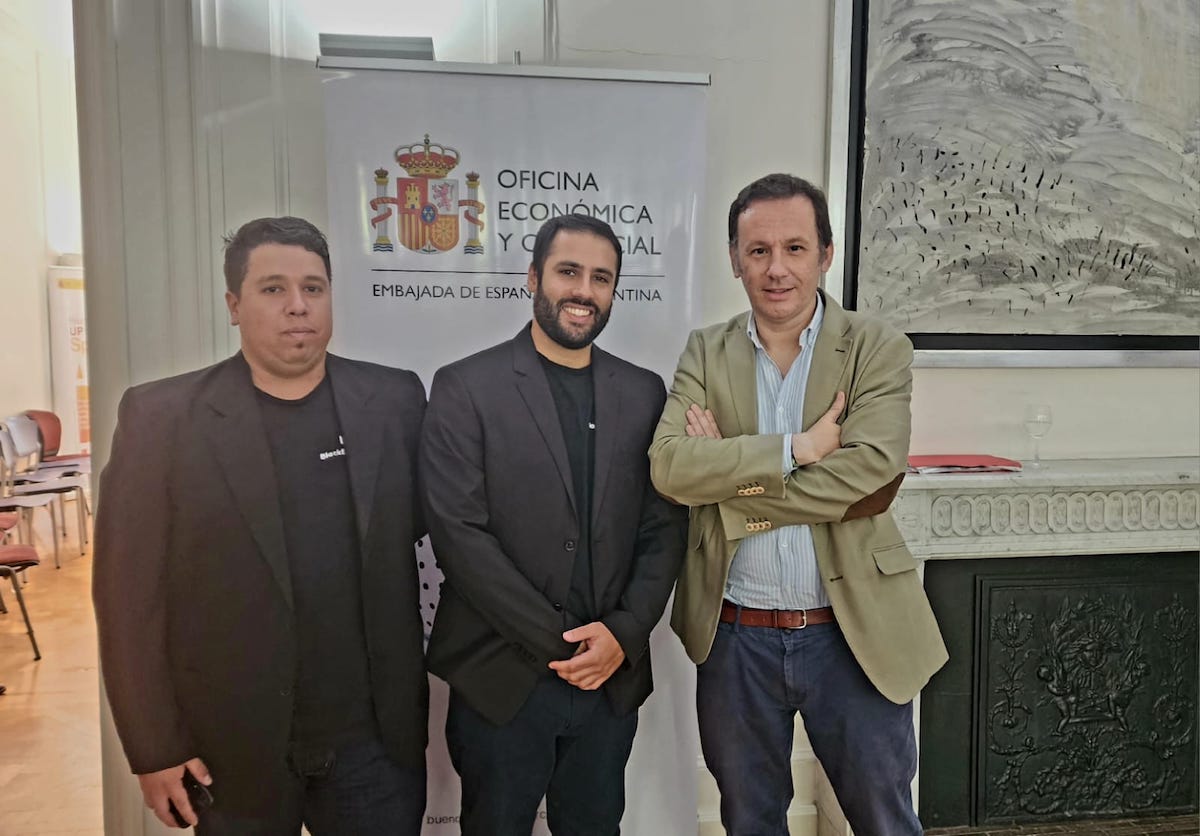<strong>Adrián Blanco Estévez,</strong> Head of LATAM-Desk en ICEX-Invest in Spain y los co-fundadores <br>de BlackBox Vision
