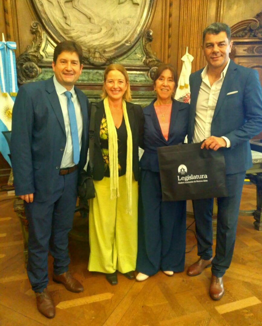 Agradecemos la invitación a Carolina Estebarena, y la colaboración de Ana Mieres para cubrir este evento de interés para la Asociación Acercando Naciones - ONG