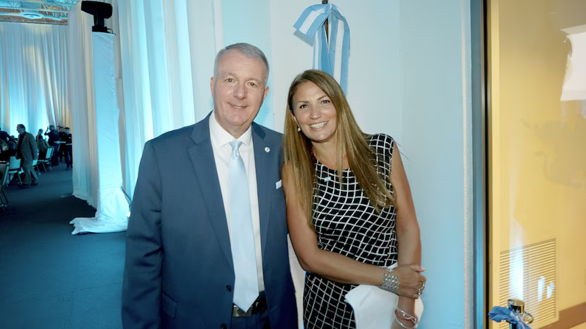 Secretario general, Marcelo Bottini y Elisa Weiner, directora de AACC