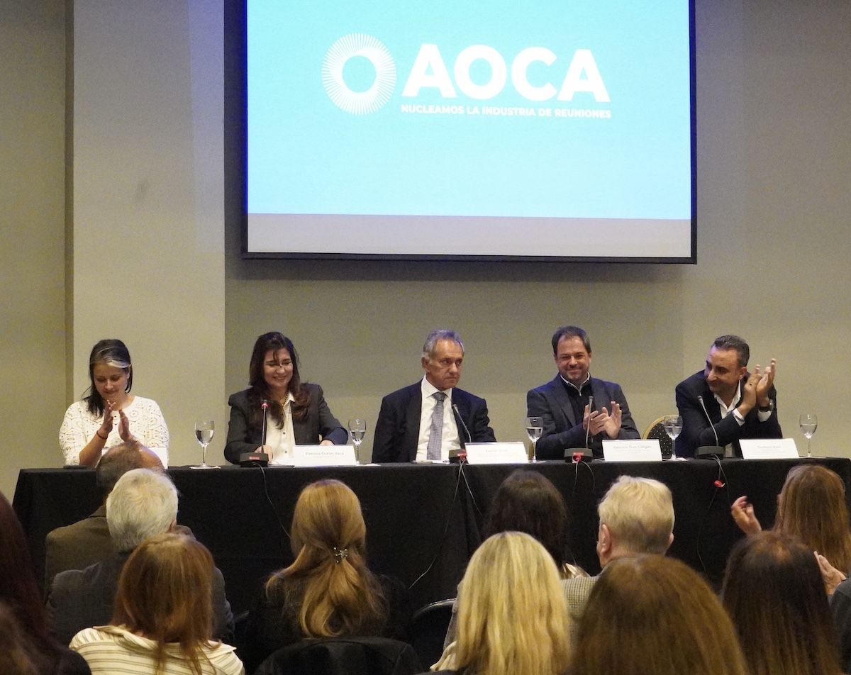 Daniel Scioli, Patricia Durán Vaca, Gustavo Hani, Valentín Díaz Gilligan y Ana García Allievi , Fernanda Rodriguez, durante el lanzamiento de Meet Up Argentina 2025 en La Rural.-<br>