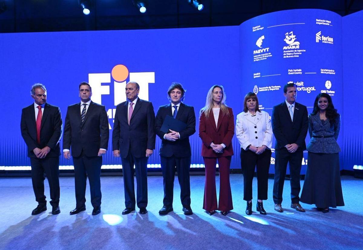 El presidente Milei estuvo acompañado por algunos funcionarios del gobierno nacional.-