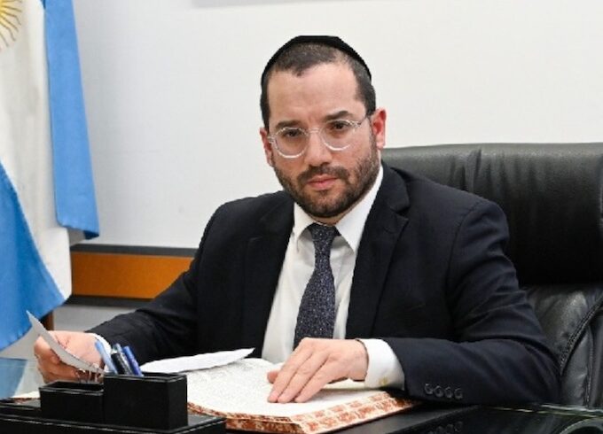 Por <em>Eliahu Hamra </em>