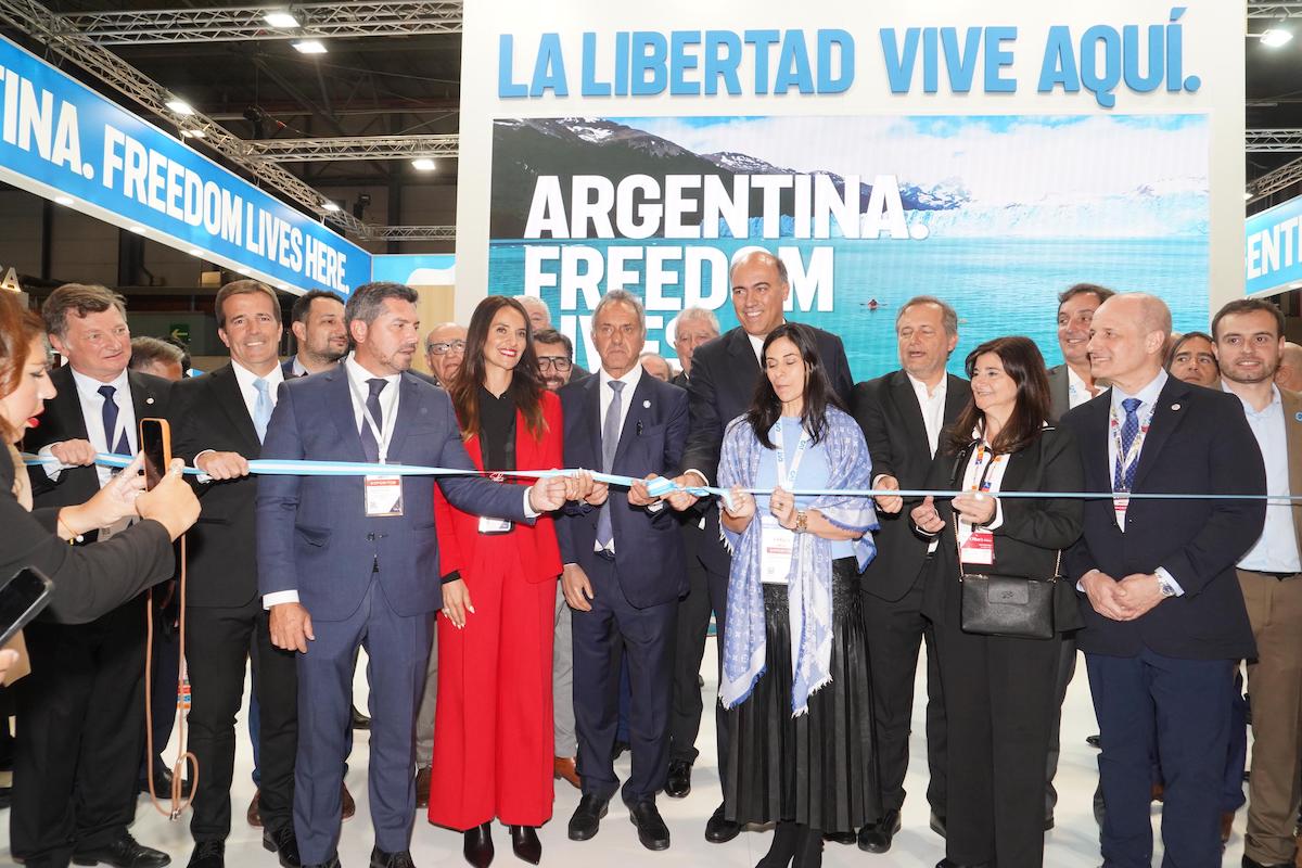 Durante la inauguración estuvo presente la secretaria general de ONU Turismo, <strong>Shaikha Alnuwais</strong>.