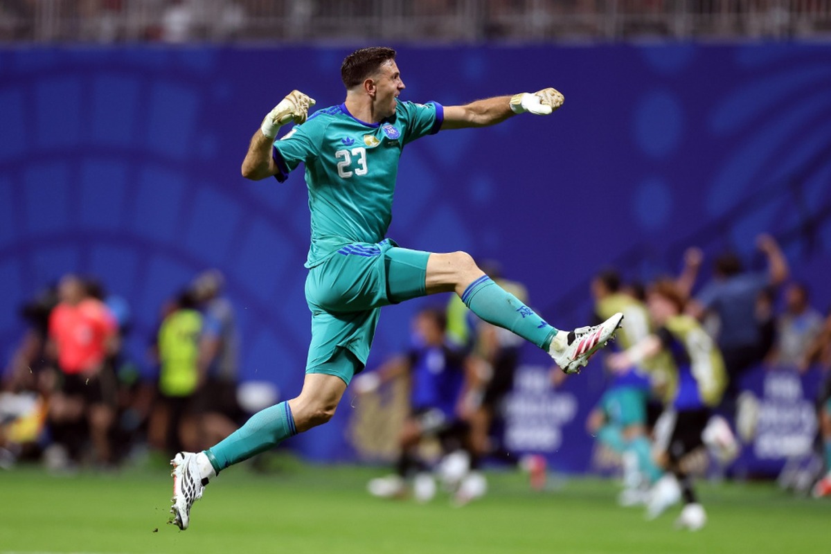 Emiliano "Dibu" Martínez festeja con la selección argentina