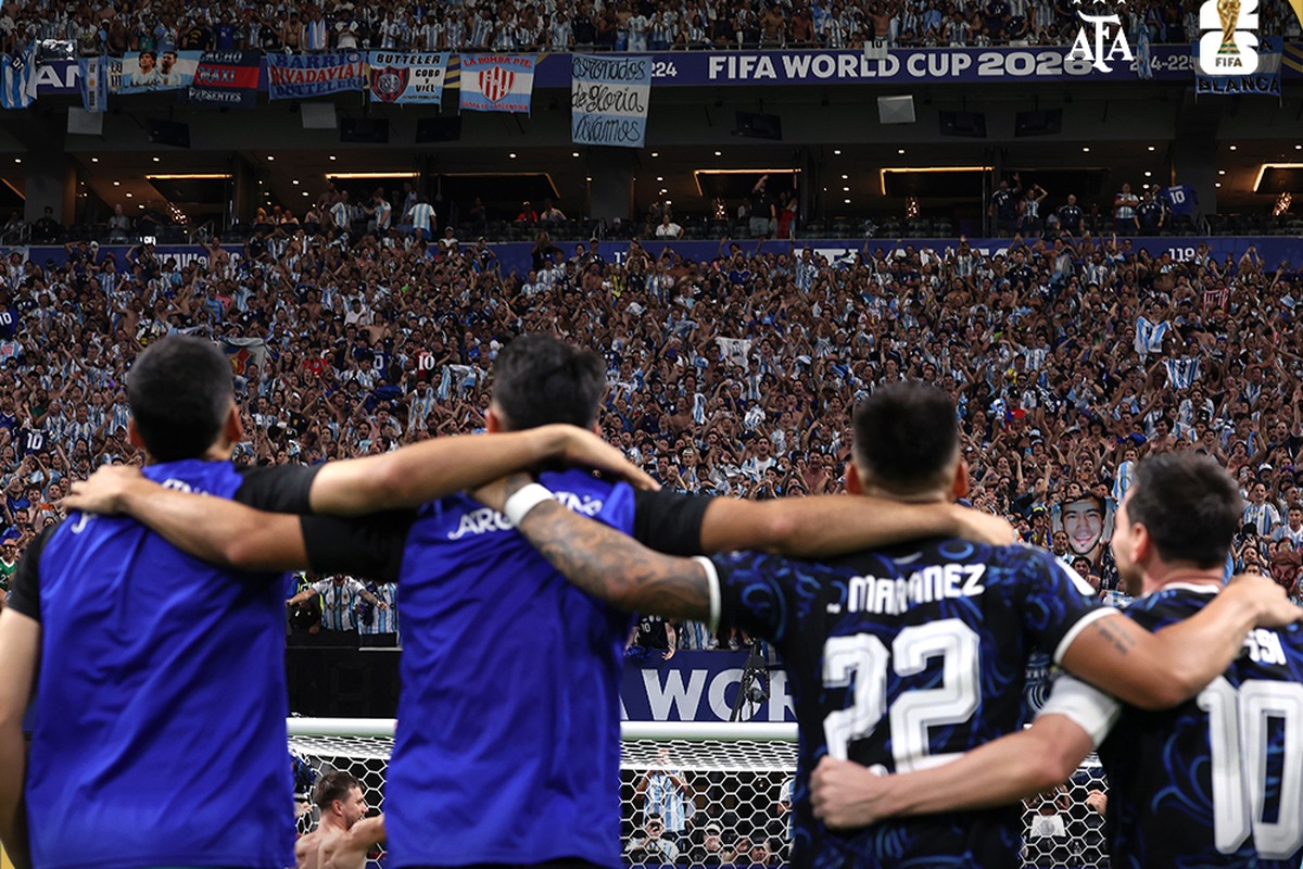 La Selección saluda a la hinchada tras la clasificación a la final