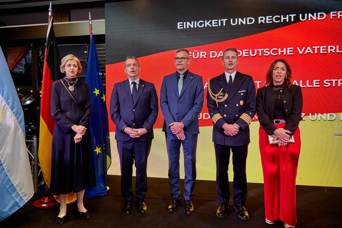 Los himnos abrieron la parte formal de la velada. Foto: Embajada de Alemania en Buenos Aires.
